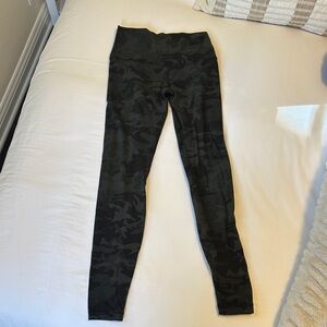 Lululemon Athletica Dark Green Camouflage Leggings 28in length
